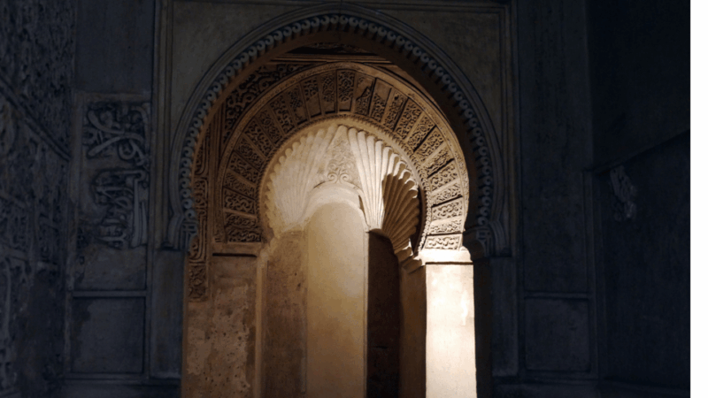 alhambra-nasrid-palaces-guided-night-tour-without-tickets