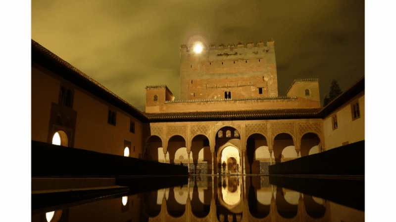alhambra-nasrid-palaces-guided-night-tour-without-tickets