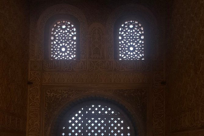alhambra-night-visit-to-nasrid-palaces
