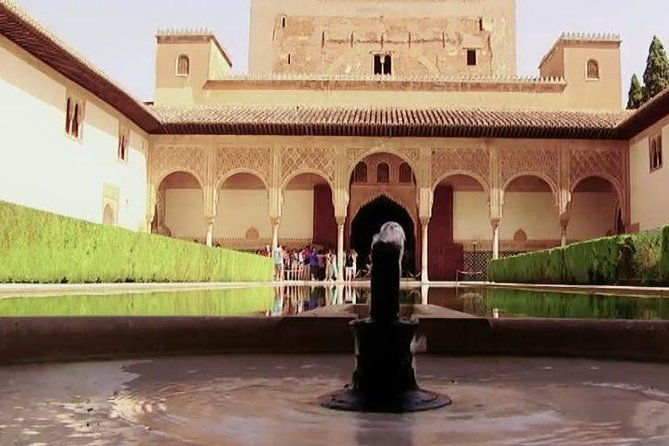alhambra-private-small-group-tour-nasrid-palaces-skip-the-line