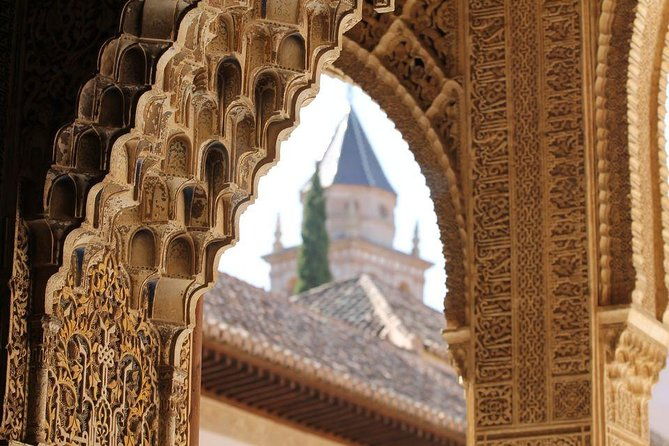 alhambra-private-small-group-tour-nasrid-palaces-skip-the-line