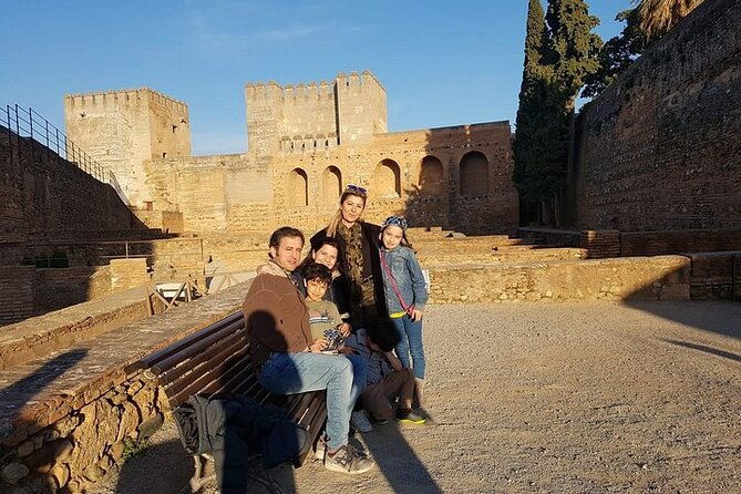alhambra-private-tour-for-families