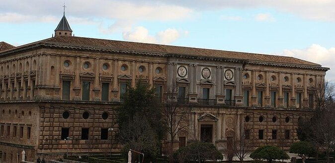 alhambra-private-tour-from-marbella-with-transport-and-skip-the-line-tickets