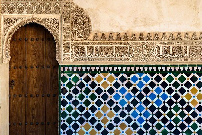alhambra-private-tour-from-marbella-with-transport-and-skip-the-line-tickets