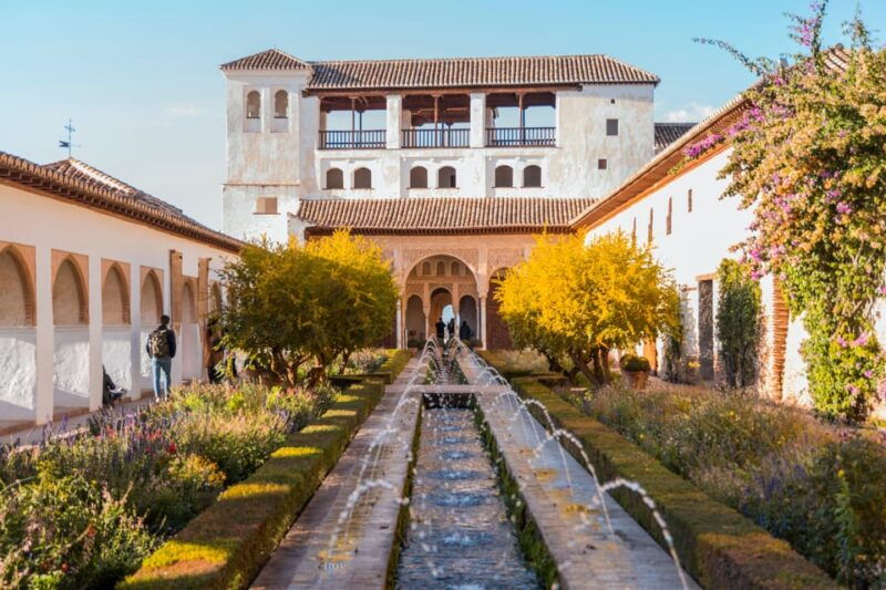 alhambra-private-tour-nasrid-palaces-alcazaba-generalife