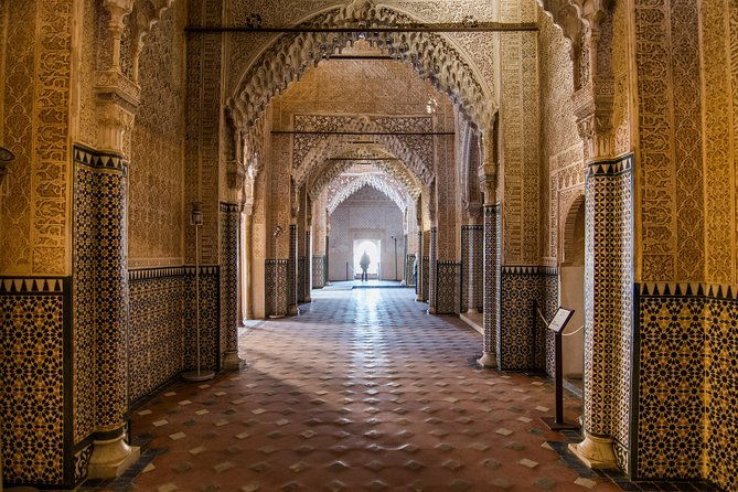 alhambra-small-group-tour-with-local-guide-admission