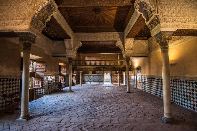 alhambra-with-nazaries-palaces-private-tour-from-seville