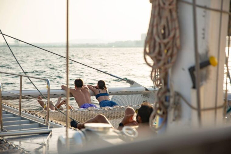 alicante-afternoon-cruise-with-appetizer-and-live-music