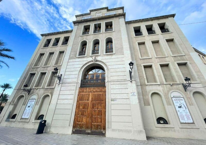 alicante-bullring-and-castle-guided-tour-with-taxi-transfer