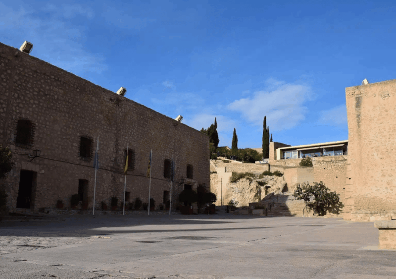 alicante-bullring-and-castle-guided-tour-with-taxi-transfer