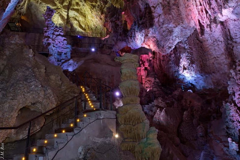 Alicante: Canelobre Caves & Busot Tour with Local Guide - Exploring the Canelobre Caves: A Natural Masterpiece