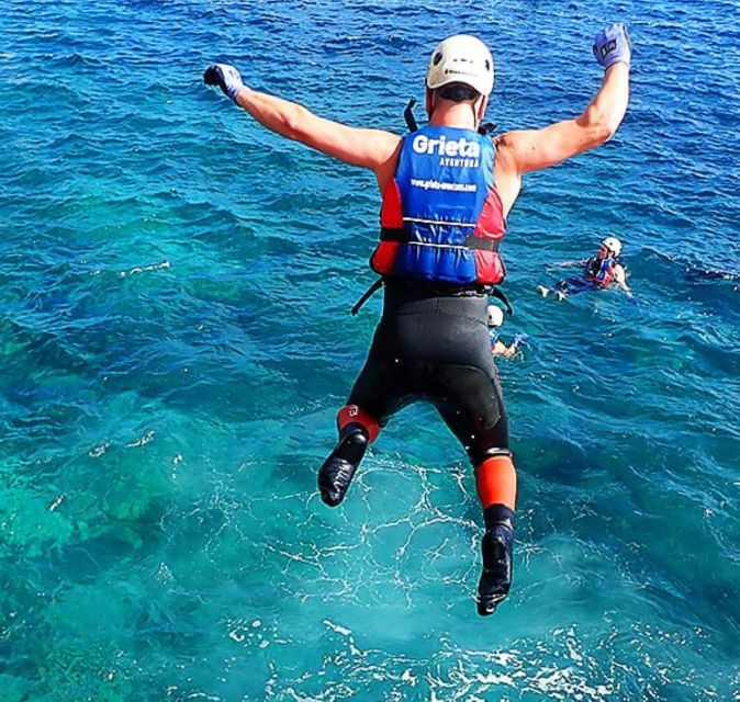 alicante-coasteering-adventure-on-torres-de-la-villajoyosa