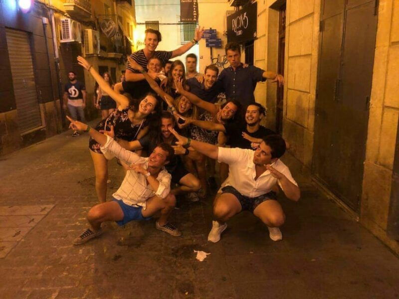 alicante-guided-pub-crawl-with-shots-and-beer
