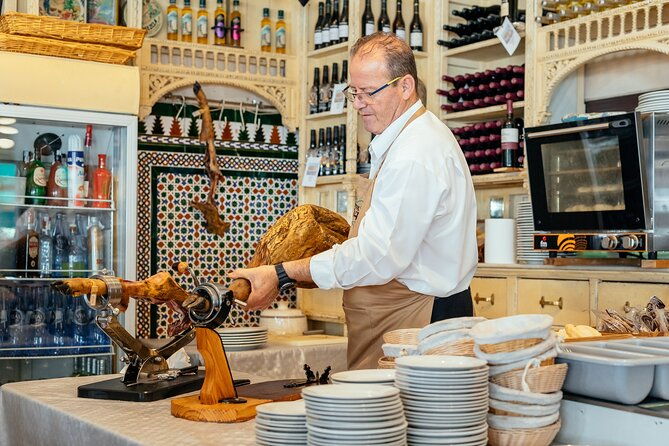 alicante-private-food-tour-with-locals-10-food-drink-tastings-included