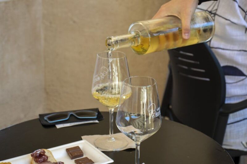 alicante-santa-barbara-castle-wine-tasting-with-cold-cuts