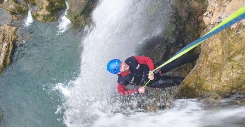 alicante-water-canyoning-in-gorgo-de-la-escalera-ravine