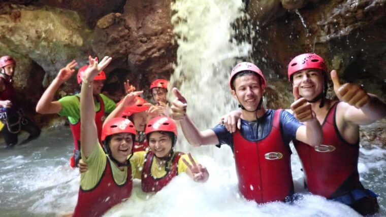 alicante-water-canyoning-in-gorgo-de-la-escalera-ravine