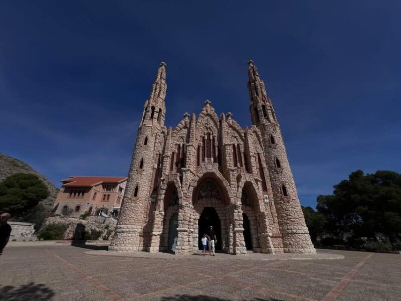 alicantebeatiful-castle-of-molatasting-of-local-wine