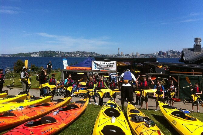 alki-lighthouse-sea-kayak-tour