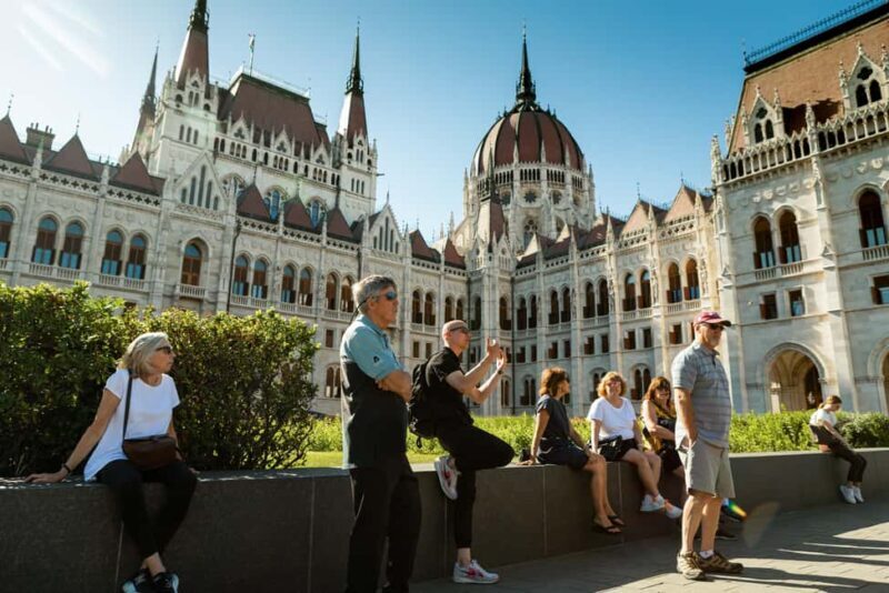 All About Budapest: 6-hr Walking Tour with 3-course Lunch - Key Points  