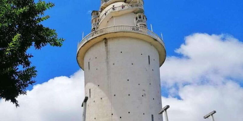 all-inclusive-ambuluwawa-tower-kandy-city-tour-by-tuktuk