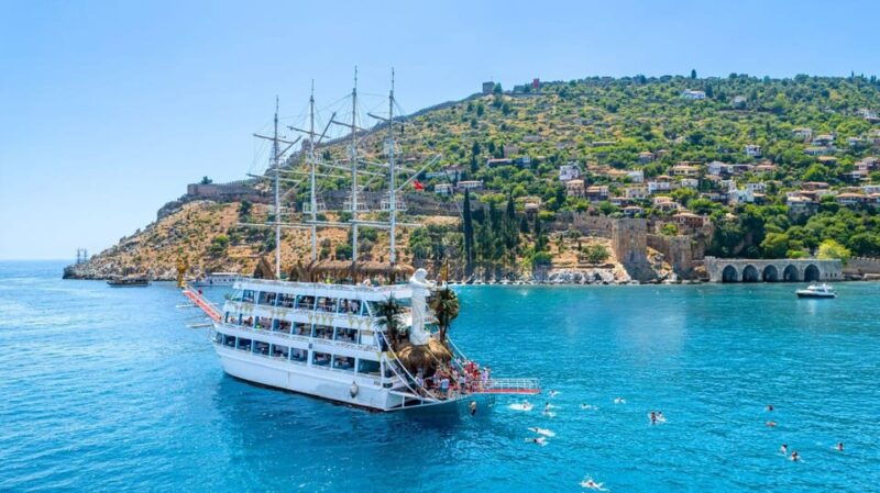 all-inclusive-boat-trip-with-lunch-and-unlimited-drinks