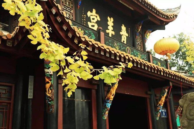 All Inclusive Chengdu Private Day Tour to Panda Breeding Base andCity Highlights - Local Cuisine and Curio Shopping at Songxianqiao