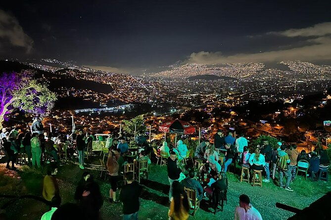 all-inclusive-comuna-13-nightlife-bar-crawl-with-locals