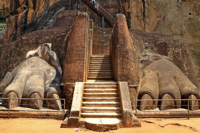 all-inclusive-day-tour-of-sigiriya-dambulla-from-colombo