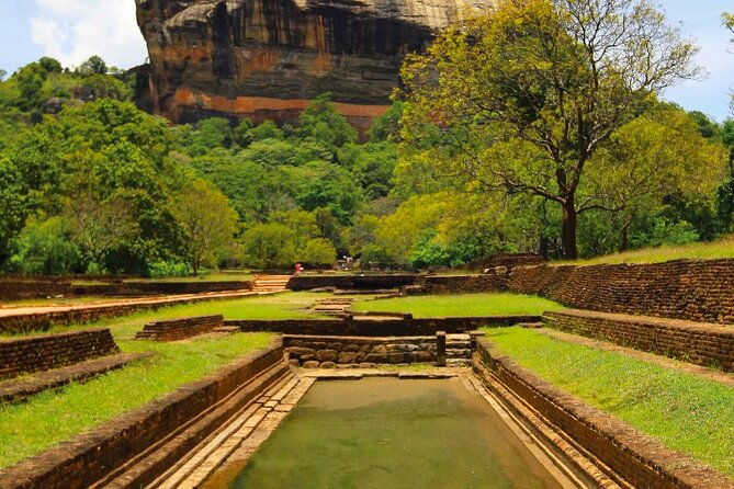 all-inclusive-day-tour-of-sigiriya-dambulla-from-colombo