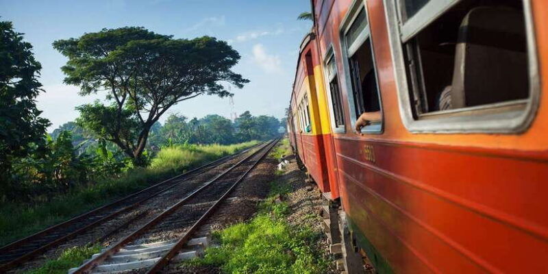 all-inclusive-ella-from-to-kandy-scenic-train-journey