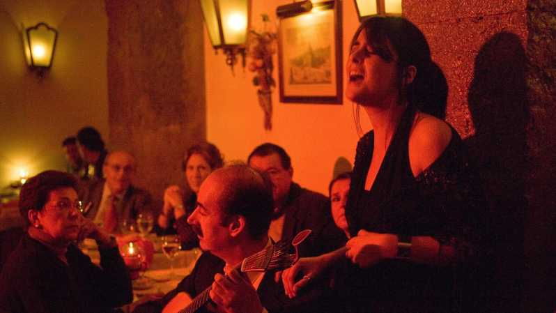all-inclusive-fado-tour-show-dinner-lisbon-at-night