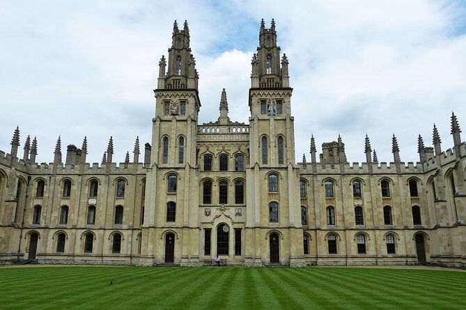 all-inclusive-full-day-private-tour-in-oxford-and-cotswold
