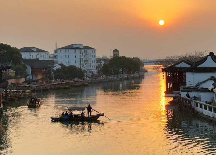all-inclusive-half-day-private-tour-to-zhujiajiao-water-town