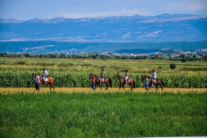 all-inclusive-horse-riding-jeep-exploring