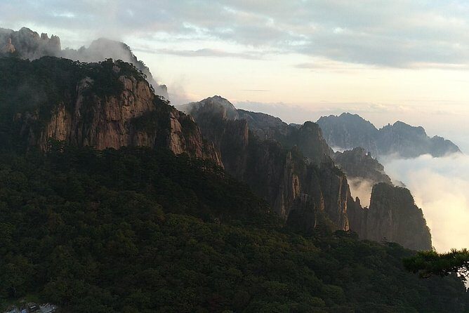 All inclusive Huangshan summit&Hongcun village 1 day private tour - Practical Details: Transportation, Food, and Comfort