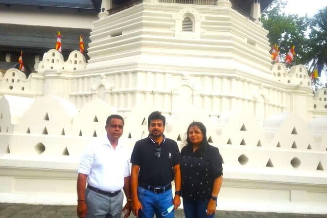 All inclusive Kandy Day Tour from Colombo & Negombo With Lunch - Detailed Review of the Kandy Day Tour Experience