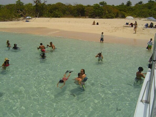 all-inclusive-private-tour-to-icacos-and-palomino-island