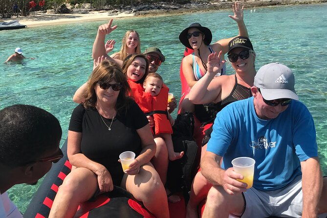 all-inclusive-swimming-with-the-pigs