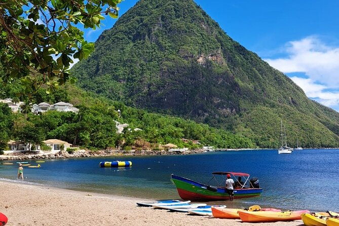 all-inclusive-tour-sulfur-mud-bath-waterfallbeach-lunch-break
