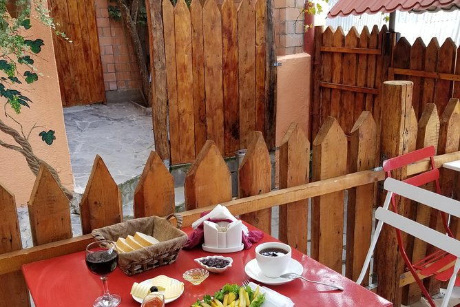 all-inclusive-tour-to-georgia-for-5-daystbilisi-kazbegi-culinary-master-klass