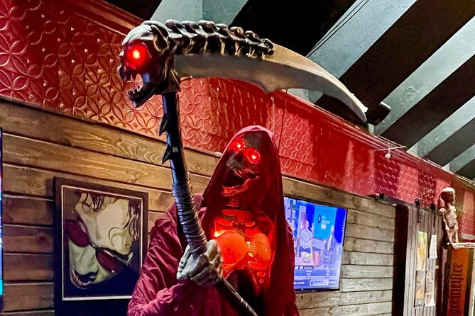 all-inclusive-twilight-ghost-tour-with-a-boozy-twist
