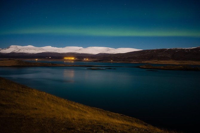 all-inclusive-very-small-group-northern-lights-with-photographs-2