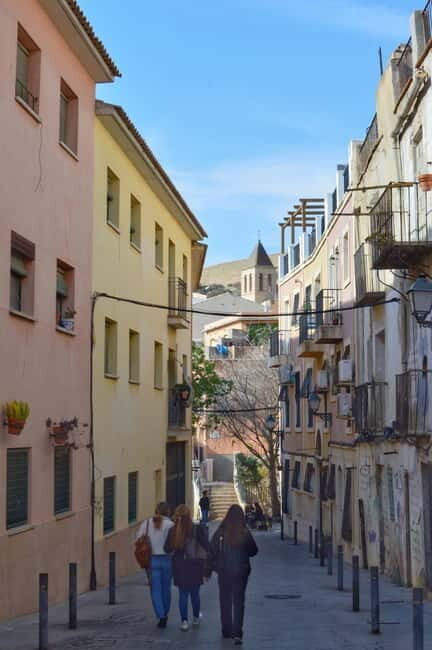 All of Alicante with Castle, Market, and Tapas. Small group, max 8 people. - FAQ
