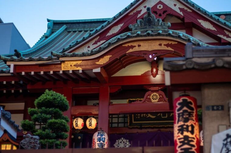 all-you-can-drink-bar-hopping-tour-in-ueno