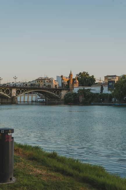Alma Trianera: A 120-minute sensory walking tour of Triana. - Key Points