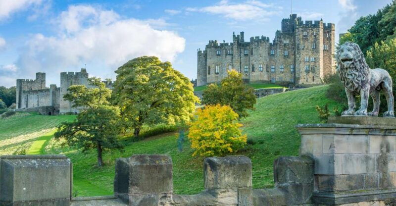 alnwick-castle-northumberland-scottish-borders-1-day-tour
