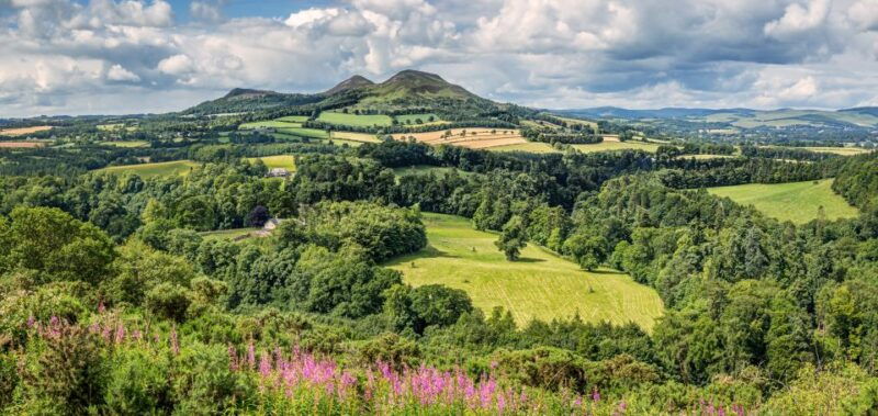 alnwick-castle-northumberland-scottish-borders-1-day-tour