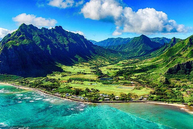 aloha-lei-greeting-on-arrival-in-honolulu-2