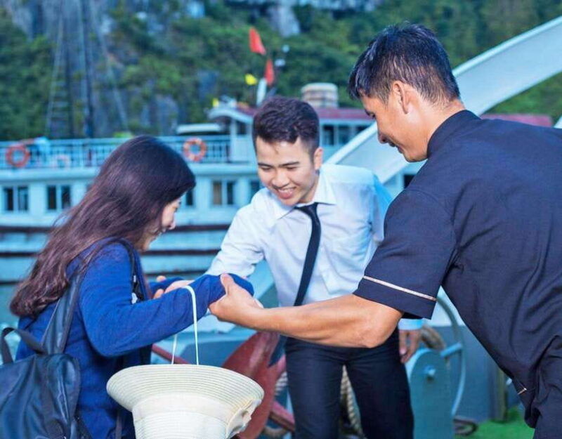 alova-premium-cruise-deluxe-day-tour-from-ha-long-bay
